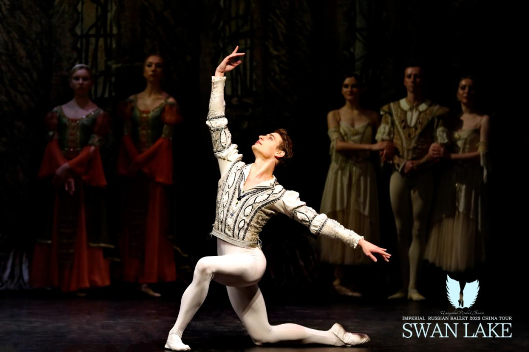 5月28日｜如果一生只能看一部芭蕾舞剧，那必须是《天鹅湖》！