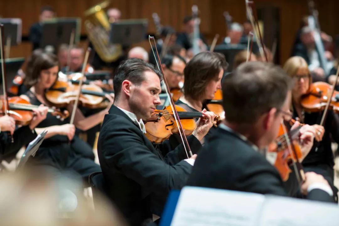 重磅开票丨世界级听觉盛宴！英国皇家爱乐乐团携小提琴家陈锐在深奏响！