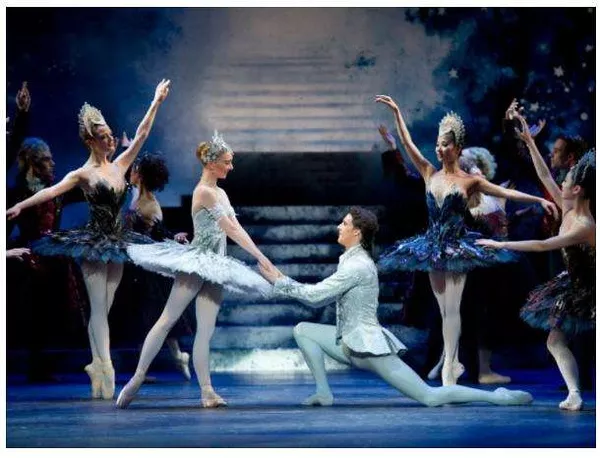 5月8日开票  芭蕾舞剧《灰姑娘》一场由水晶鞋踩出的浪漫，等你来邂逅！